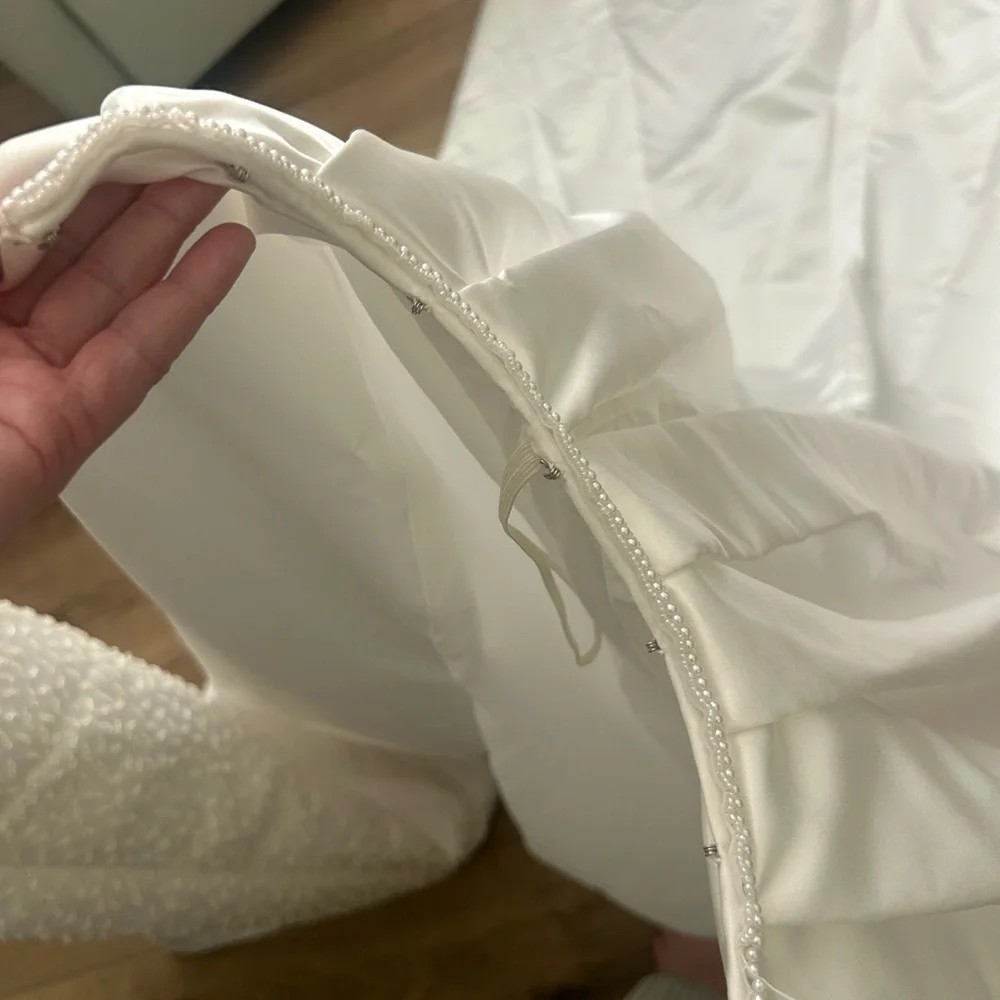 Demetrios Vintage Wedding Dress - Picture 10 of 16